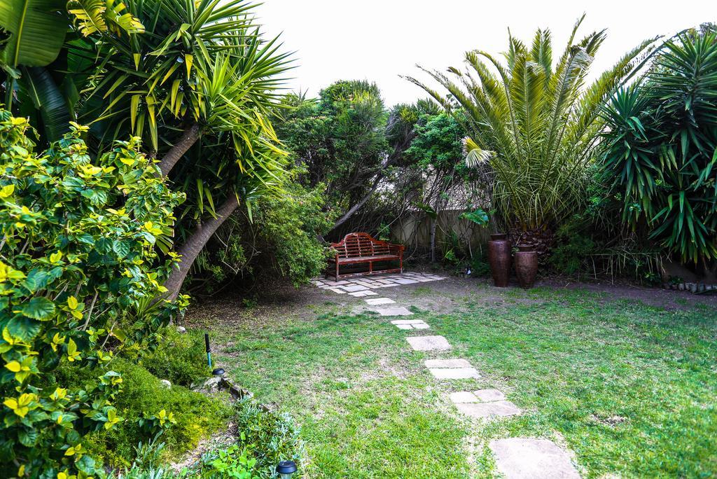 Secret Garden Guesthouse Bloubergstrand Exterior foto
