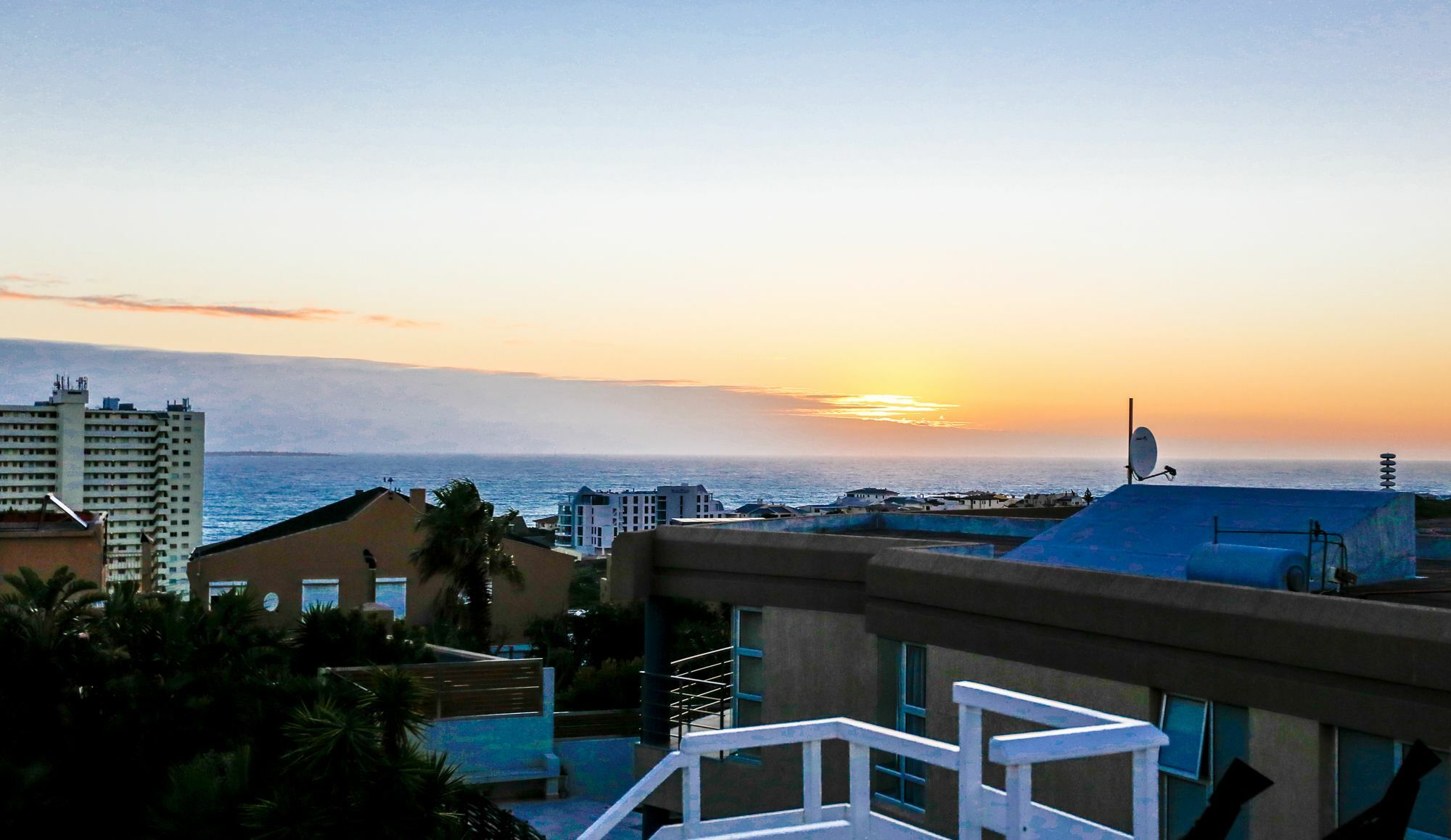 Secret Garden Guesthouse Bloubergstrand Exterior foto